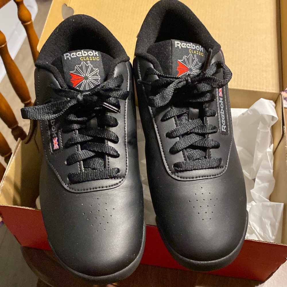 Black Reebok Classic Shoes Size 9.5 Wide